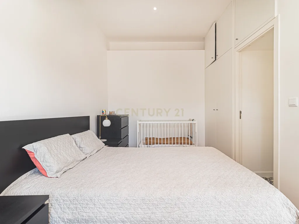 Moradia T2 Renovada em Fanhões – Conforto e Tranquilidade às Portas da Cidade - Image 24