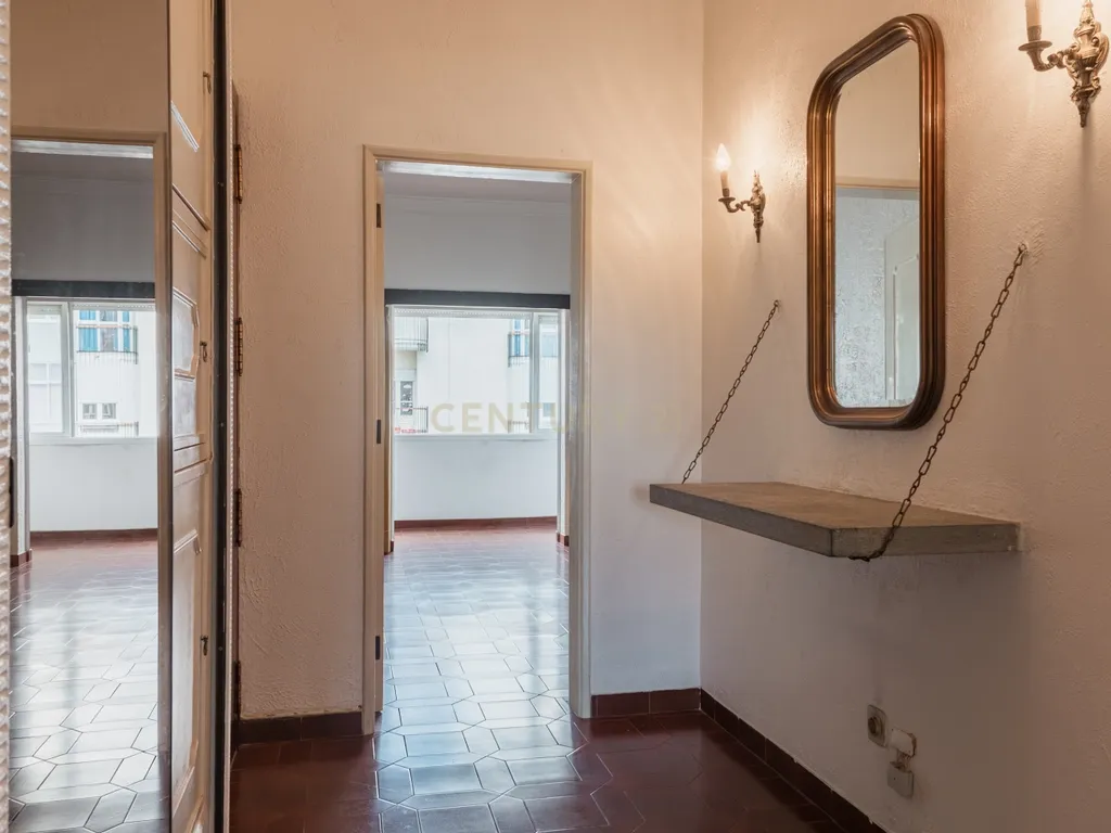 T3 com Vista Monsanto | Conforto e Localização Privilegiada - Image 3