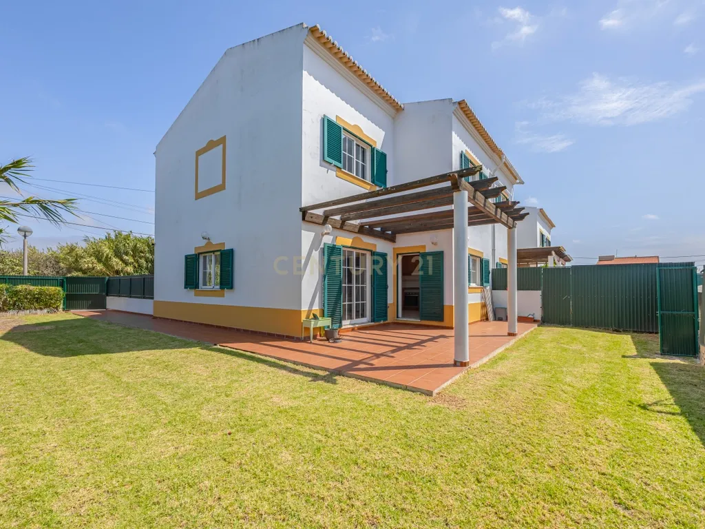 Moradia T3 com Jardim e Garagem em Sagres — Viva o Algarve ao Ritmo do Mar - Image 2