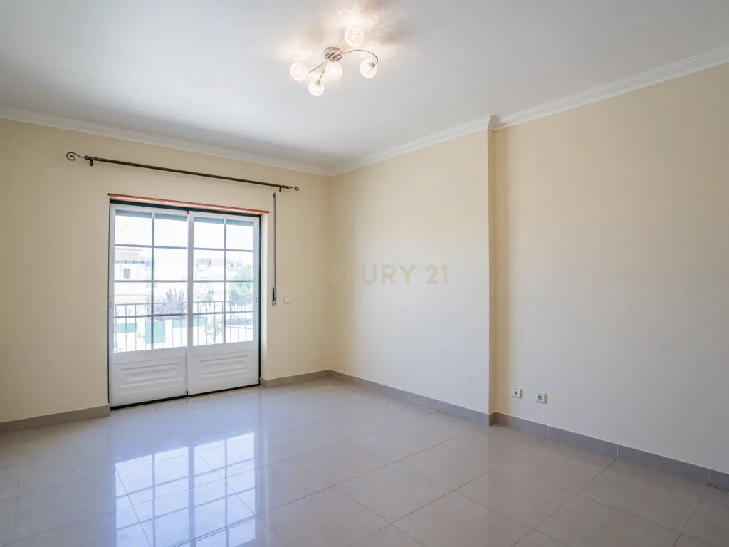 Moradia T4 na Urbanização Quinta do Pinheiro Manso – Caldas da Rainha - Image 10