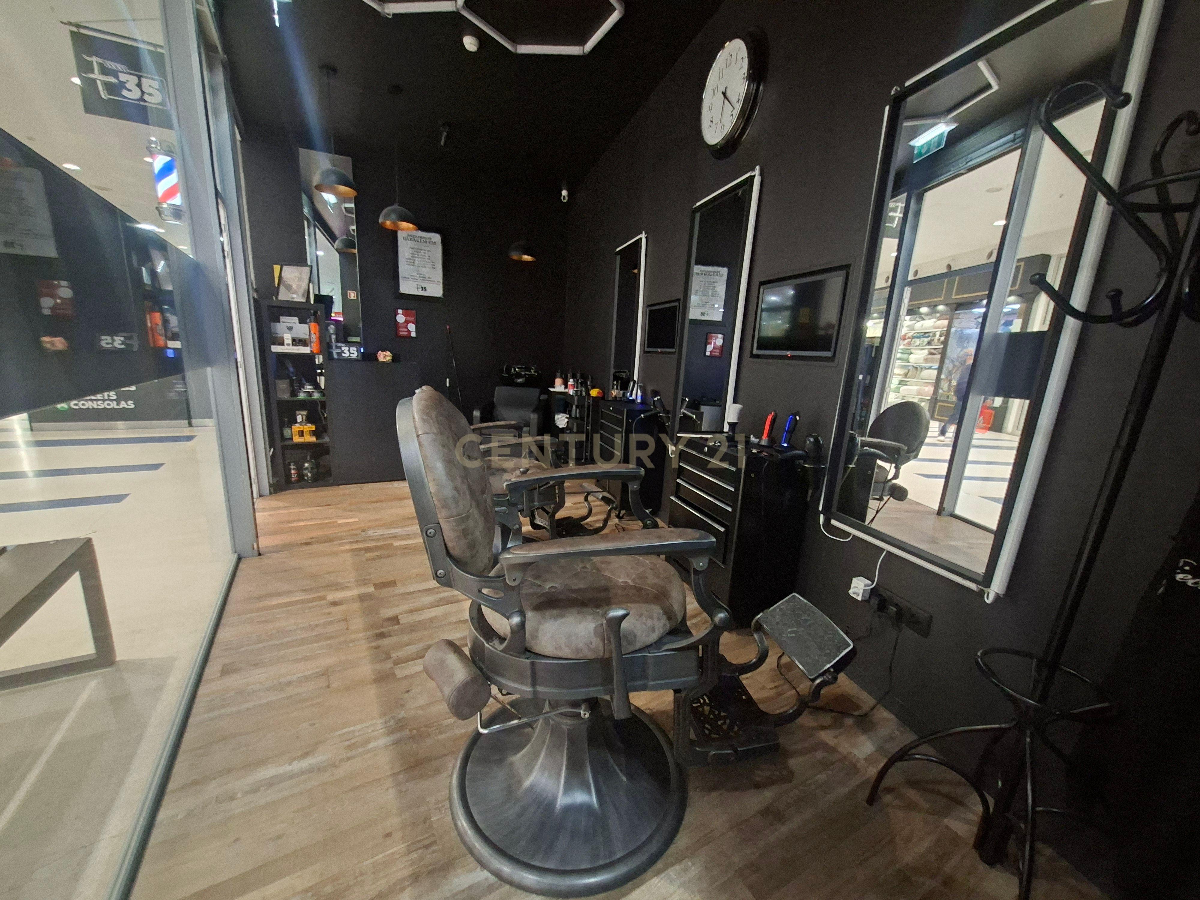 Fotografia 3 de Trespasse de Barbearia em Lordelo - Guimarães
