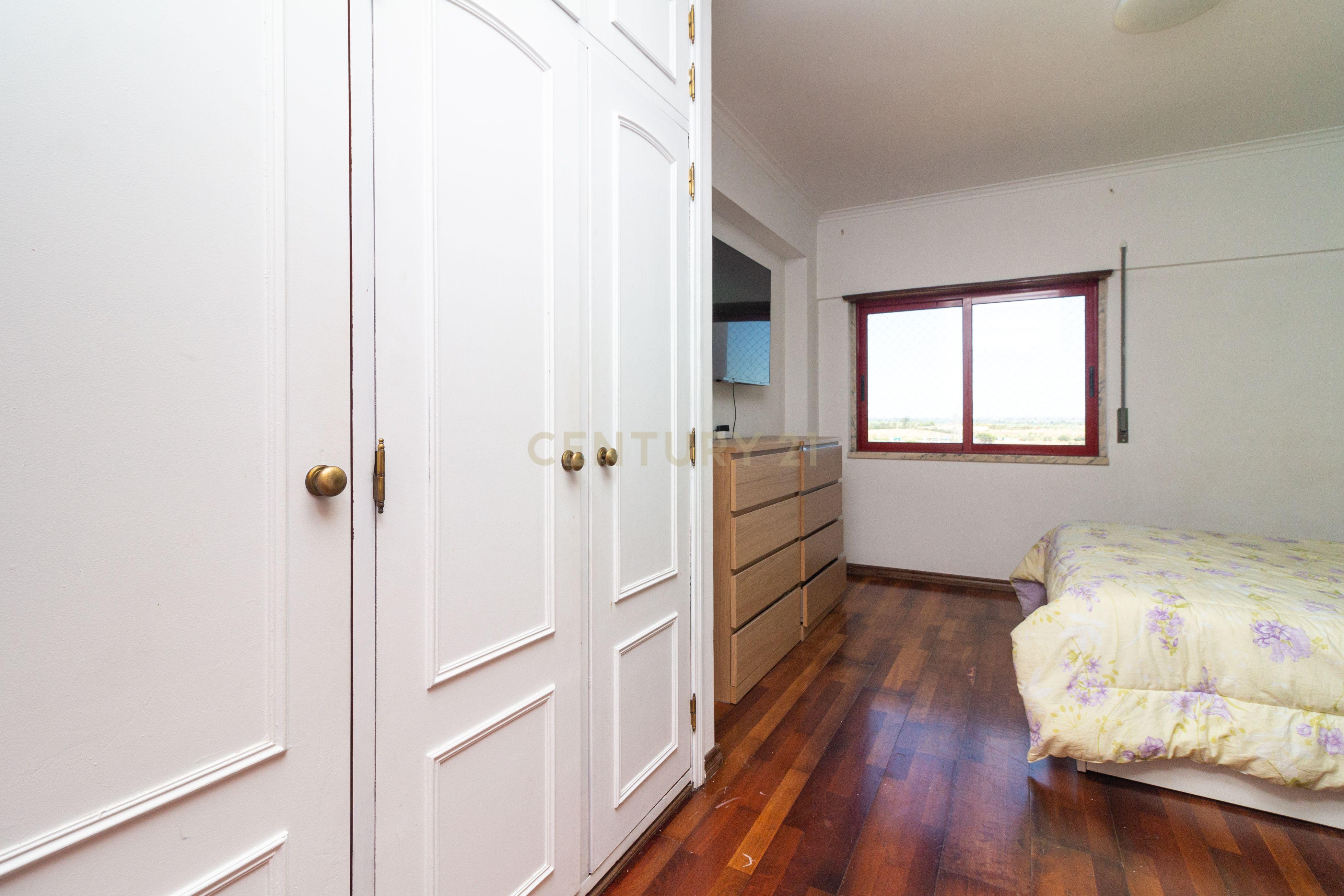 Fotografia 12 de Espaçoso T3 em Alenquer com 142m² e 2 casas de banho