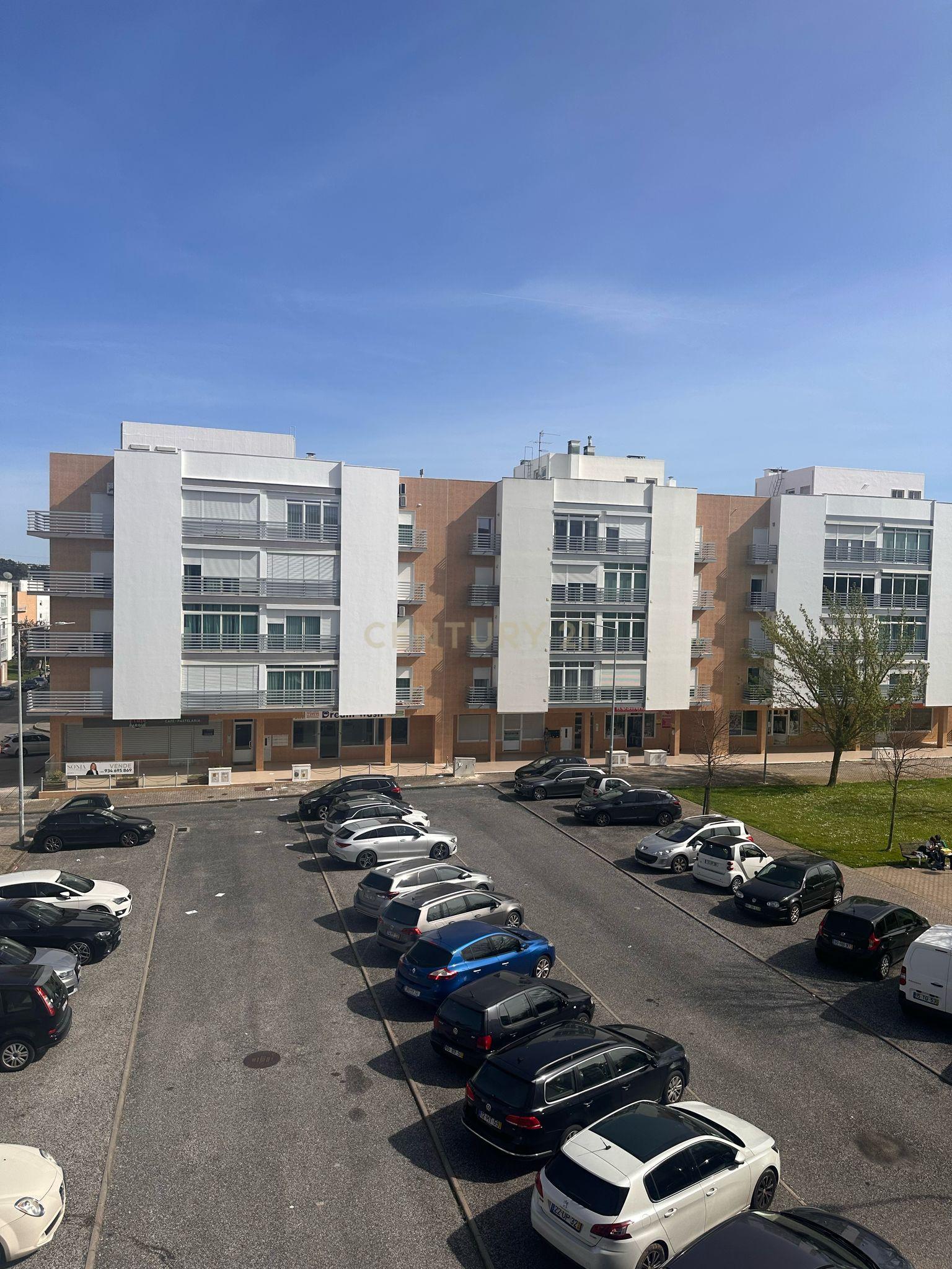 Apartamento T3 em Vialonga, com Garagem e Elevador - Image 27