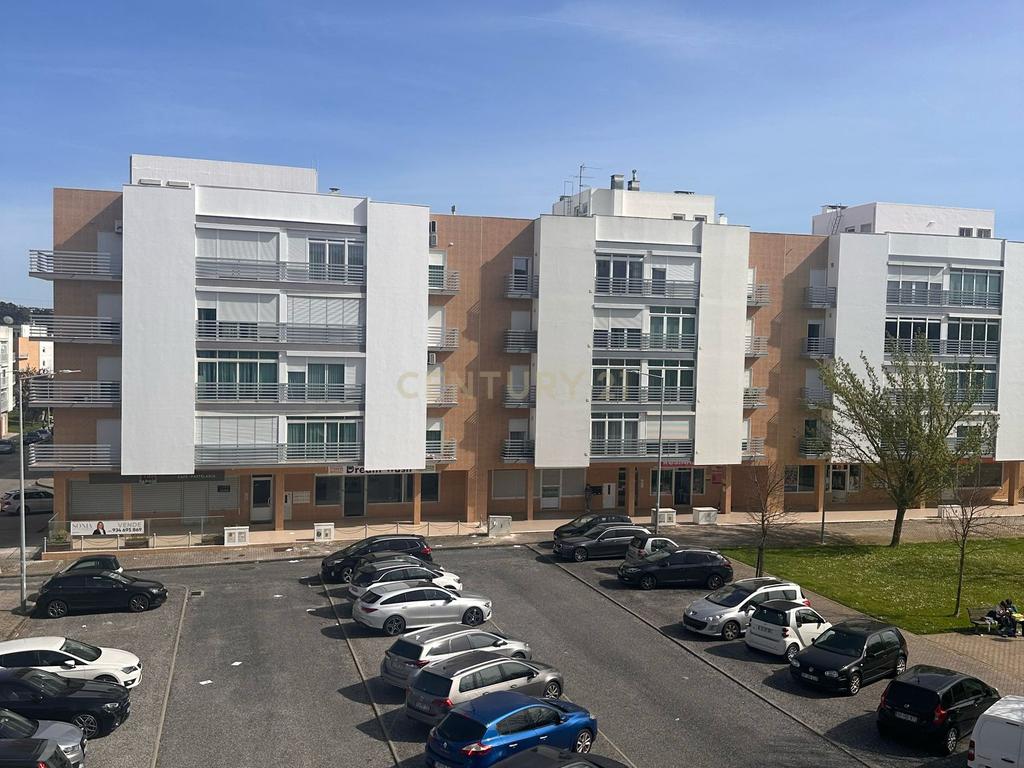 Apartamento T3 em Vialonga, com Garagem e Elevador - Image 27