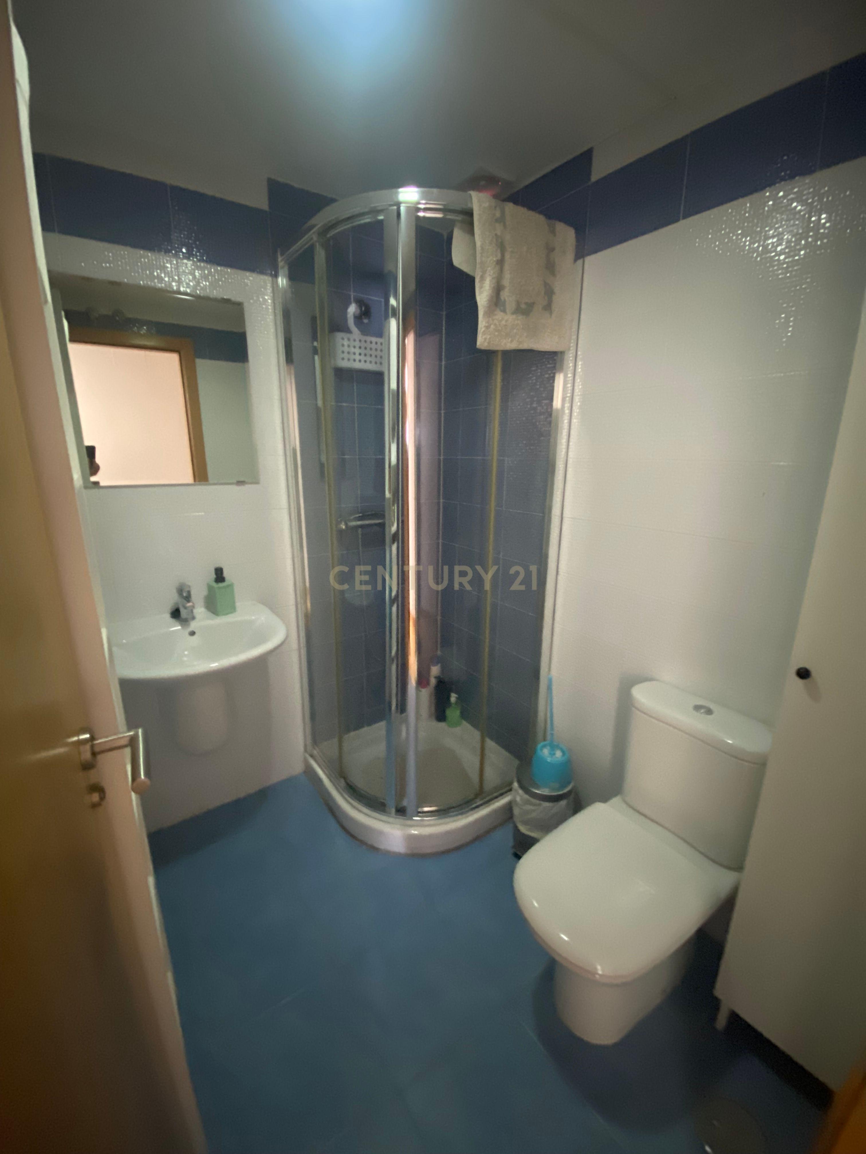Luxuoso Apartamento com Vista Panorâmica em Madrid - Image 22