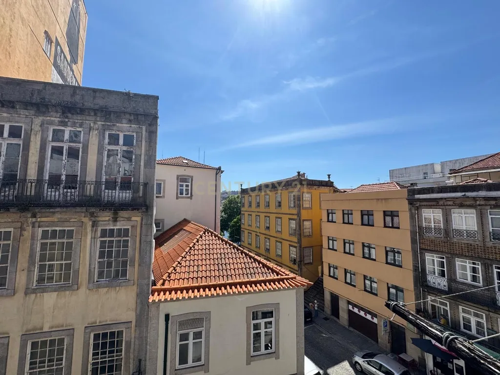 T0+1 com licença A.L à Ribeira do Porto - Image 14