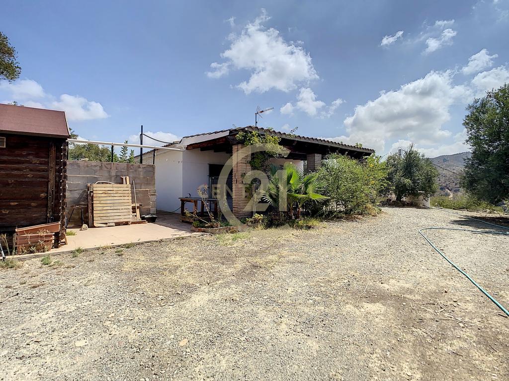 QUINTA RÚSTICA COM 11.000 m² DE TERRENO, PRIVACIDADE E VISTAS PANORÂMICAS EM ÁLORA - Image 1