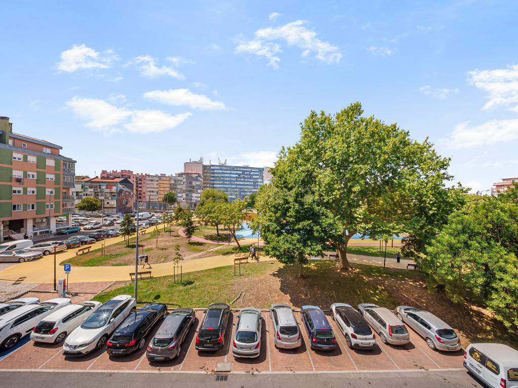 Apartamento T2 com Duas Varandas e Excelente Localização - Image 25