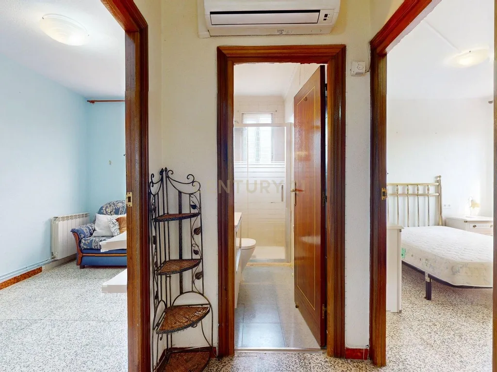 Apartamento T2 com Terraço em Madrid - Oportunidade de Recuperação - Image 19