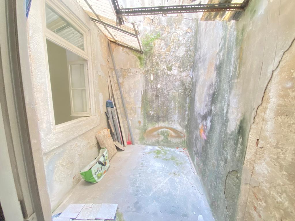 Apartamento T2 no centro de Lisboa - São Vicente, com um pequeno logradouro. - Image 22