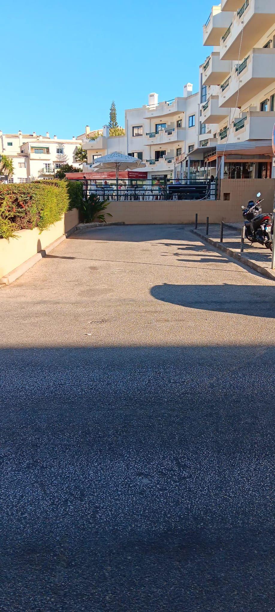 Fotografia 8 de LUGAR GARAGEM  EM ALVOR JUNTO PASTELARIA SUIÇA