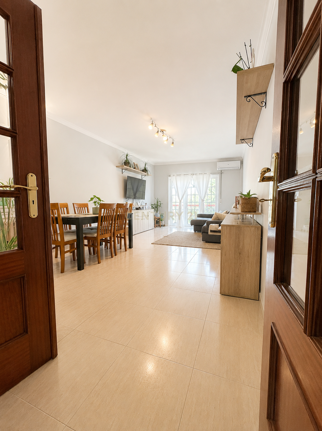 Fotografia 5 de Apartamento T2 com Parqueamento | Rio de Mouro | Casais de Mem Martins