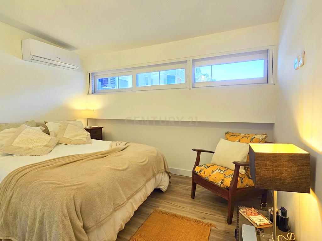 Encantadora Moradia Duplex T1 Totalmente Remodelada em Setúbal - Image 14