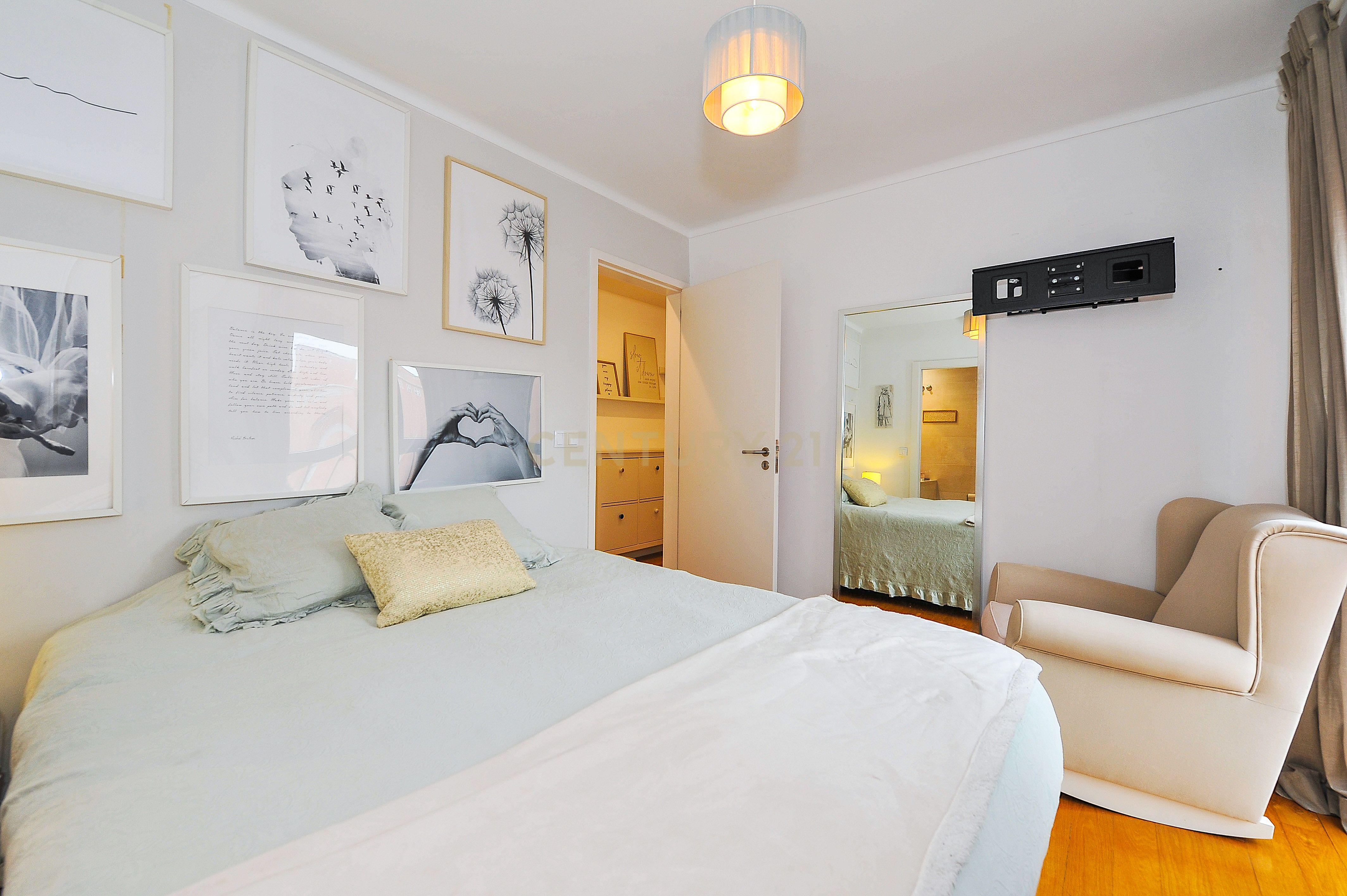 Apartamento T3 renovado e mobilado em Telheiras, a 5 minutos a pé do metro - Image 16