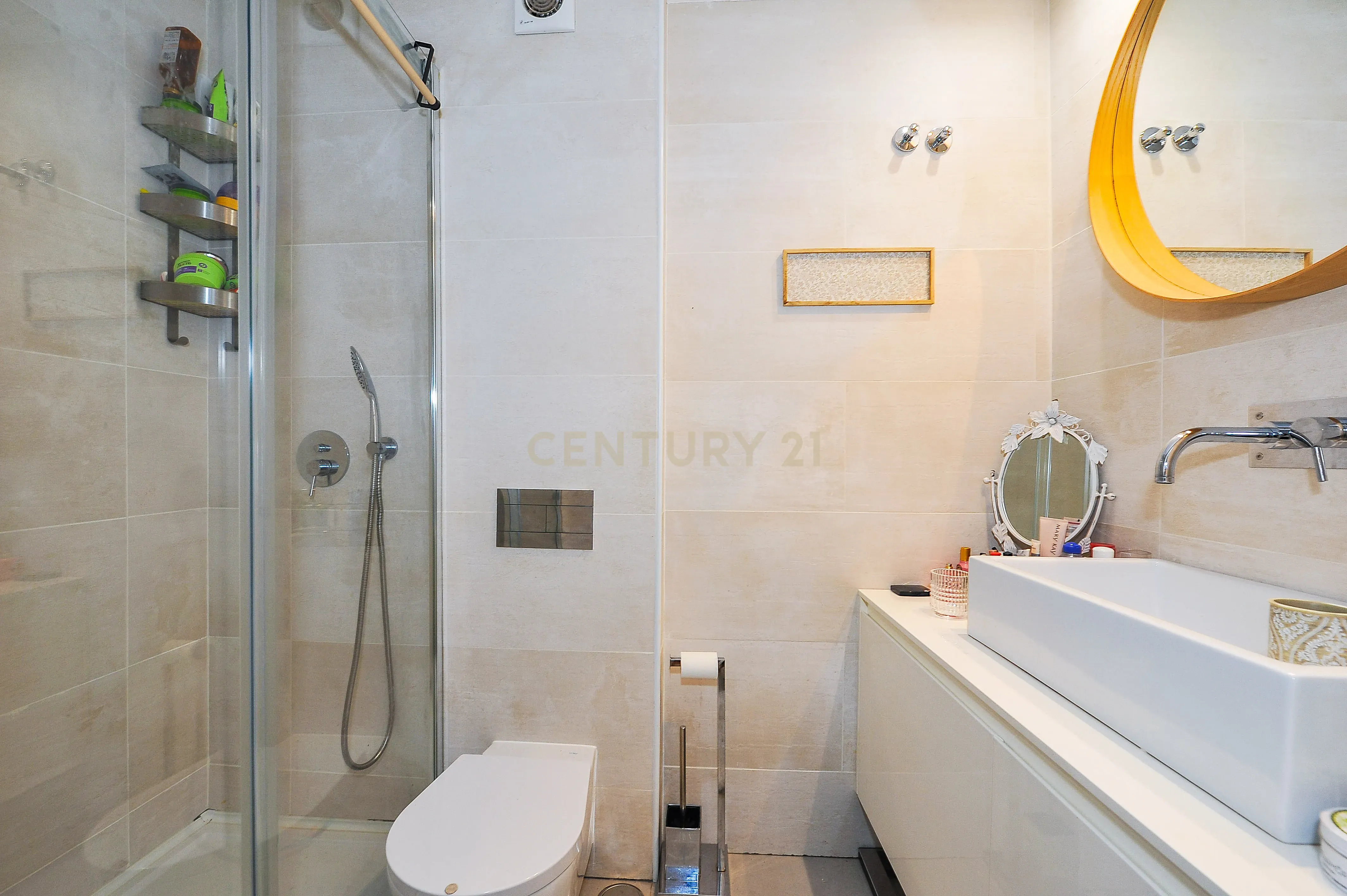 Apartamento T3 renovado e mobilado em Telheiras, a 5 minutos a pé do metro - Image 17