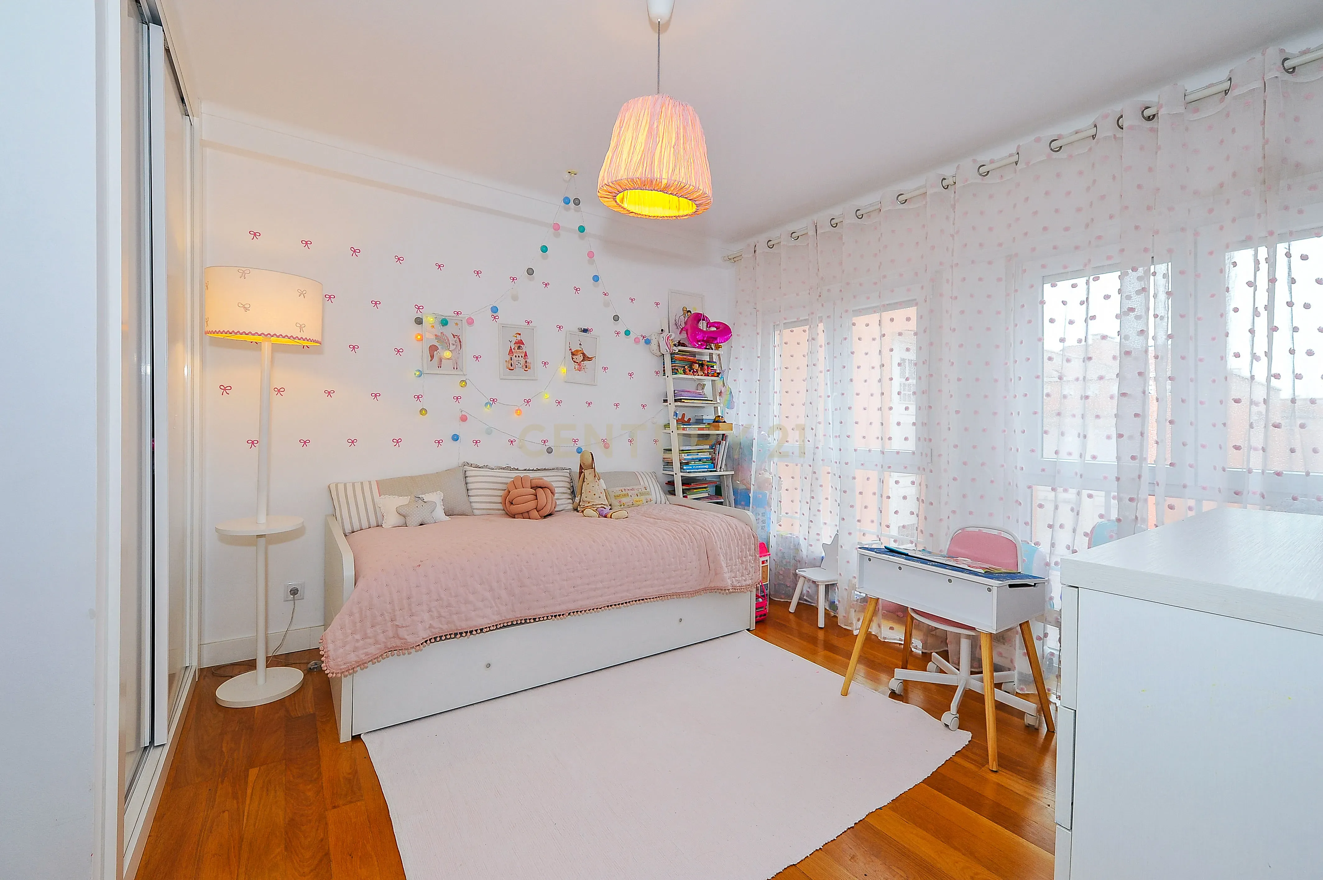 Apartamento T3 renovado e mobilado em Telheiras, a 5 minutos a pé do metro - Image 18