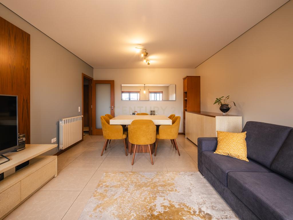 T2 de Excelentes Áreas | Suite, Garagem e Arrecadação | Alfena - Image 5