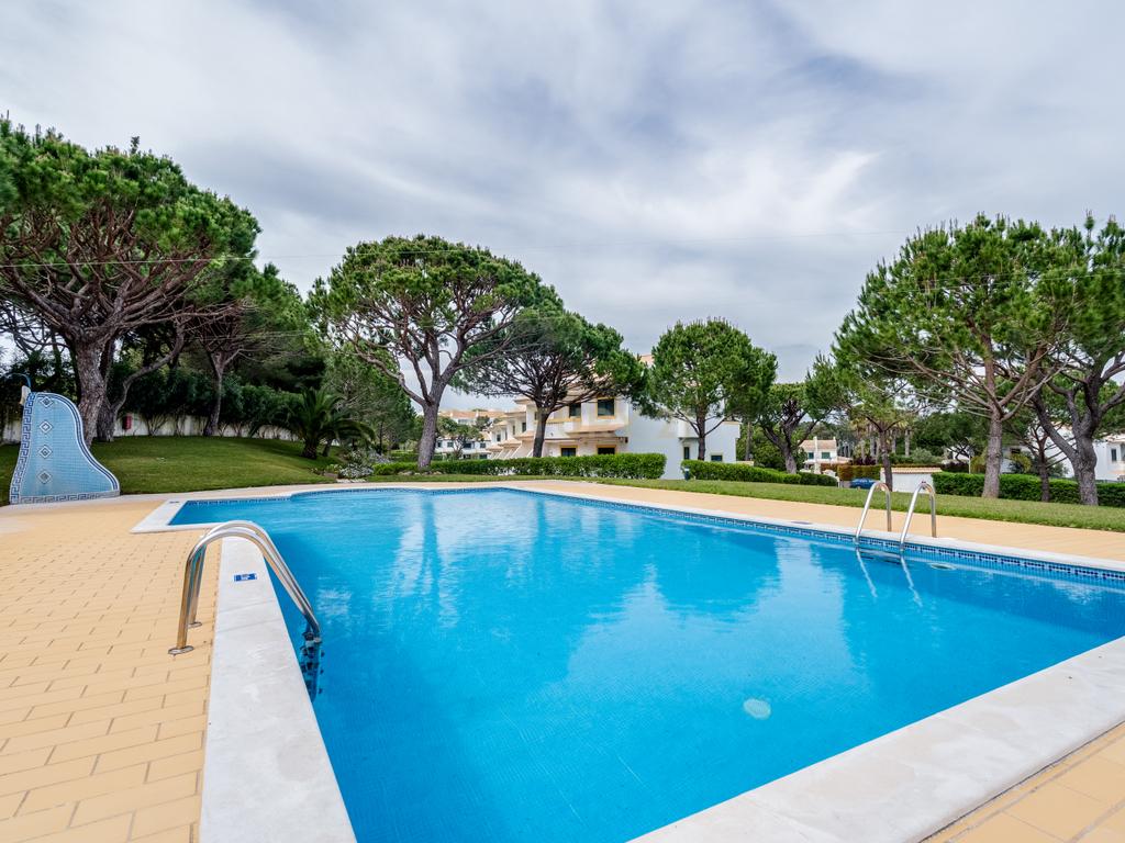Moradia com Piscina na Praia da Falésia em condomínio privado com grande Jardim. - Image 49