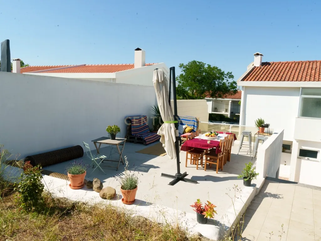 Espetacular moradia T5 em Oeiras- Alto da Barra com Jardim, Terraço e tudo pertinho de si! - Image 21