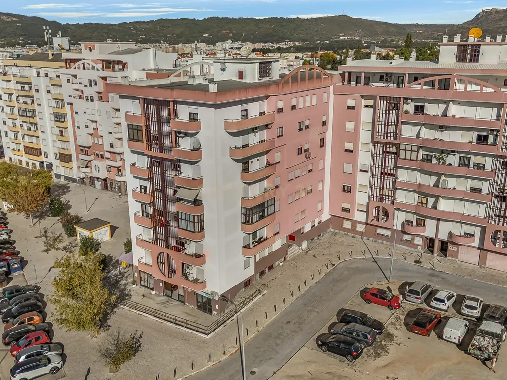 Apartamento T3 nos Quatro Caminhos - Image 19