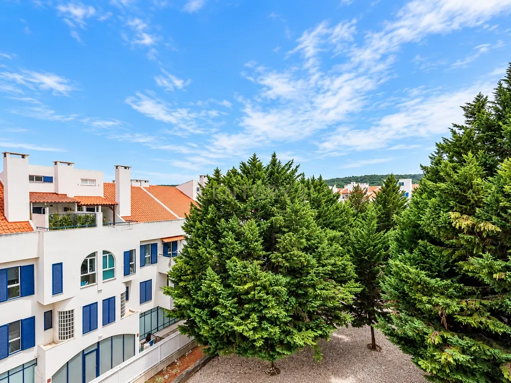 Duplex T4 em Quinta do Anjo, Palmela - 170m² com Varanda, Terraço e Garagem - Image 31