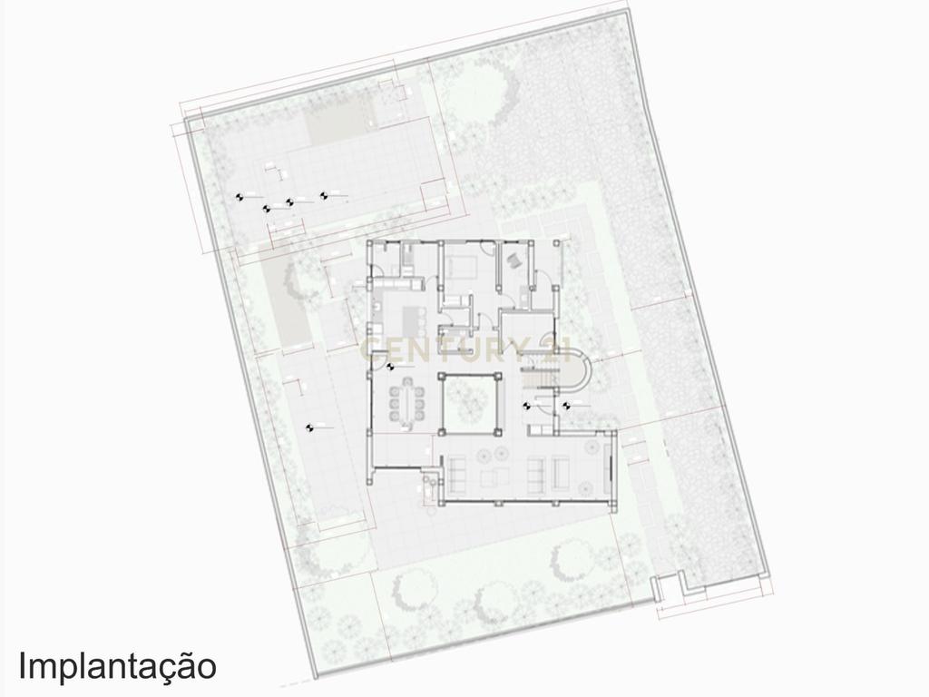Moradia T4+1 contemporânea com piscina e jardim em Birre - Image 12