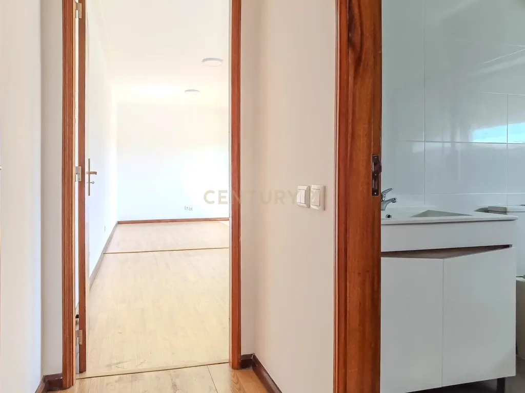 Apartamento T1 totalmente renovado em Esmoriz, Aveiro - Excelente Localização - Image 7