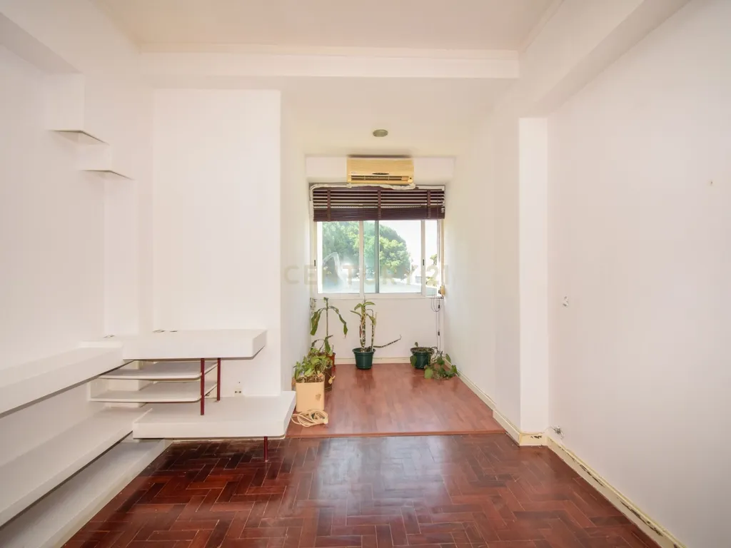 T3 em Alfragide com 125 m² – Oportunidade para Remodelação com Potencial - Image 2