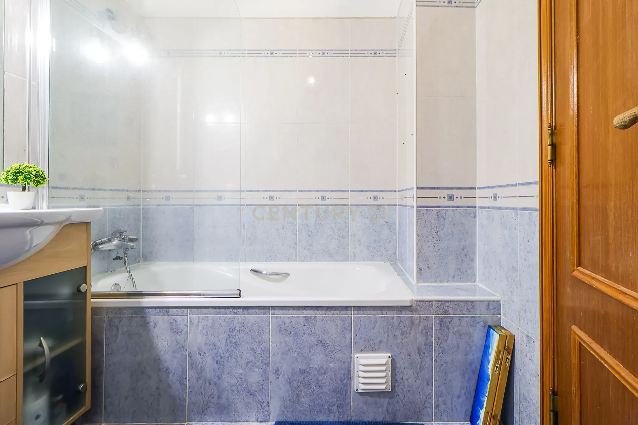 Apartamento T3 em Pinhal de Frades, Seixal, com garagem e arrecadação. - Image 35