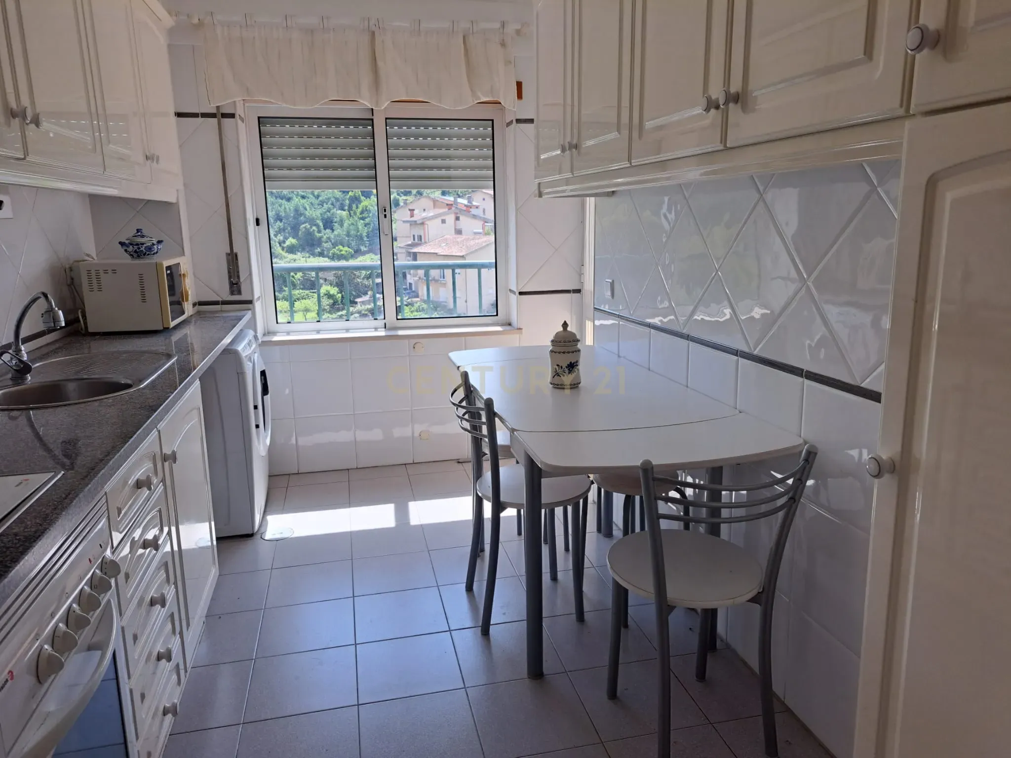 Apartamento T2 para arrendamento – Solum, Coimbra - Image 2