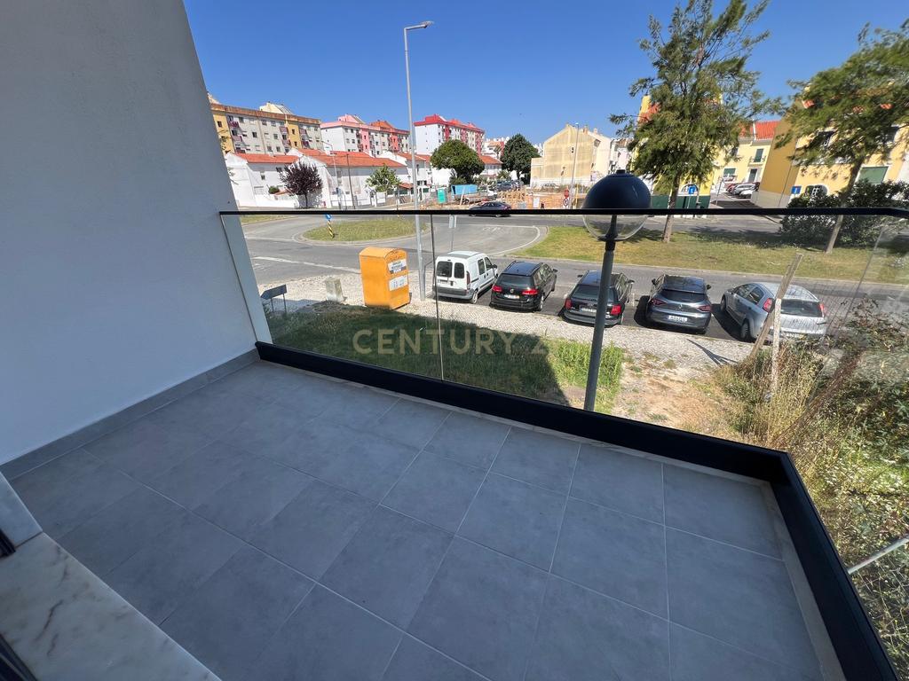 Apartamento T2 NOVO para arrendamento - Image 2