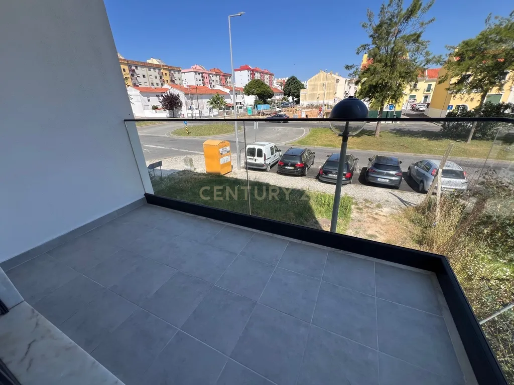 Apartamento T2 NOVO para arrendamento - Image 2