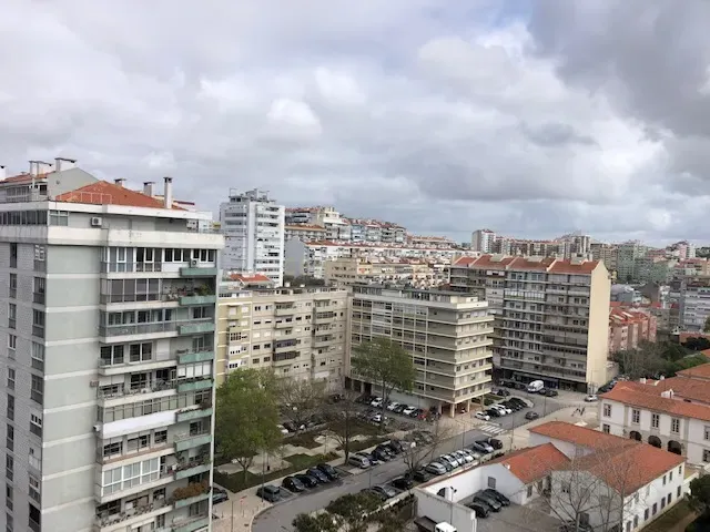 Apartamento T5 em S. Domingos de Benfica, Lisboa - Image 11