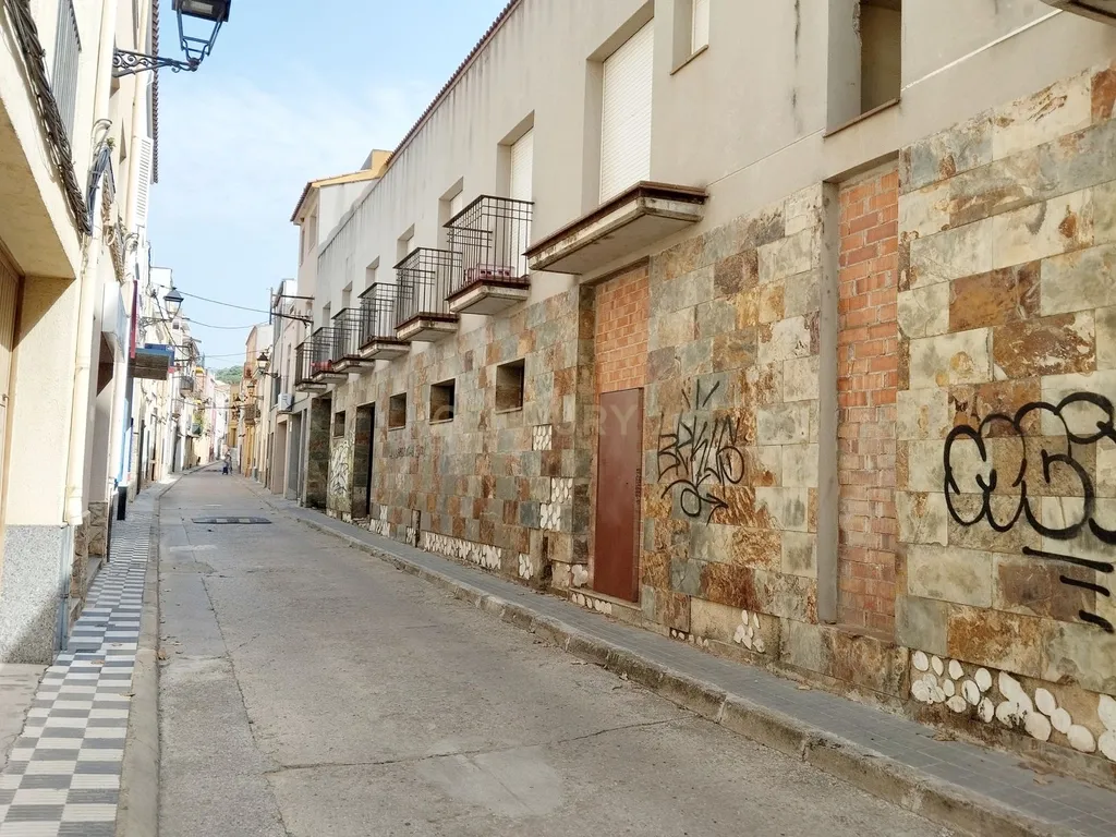 - Image 3