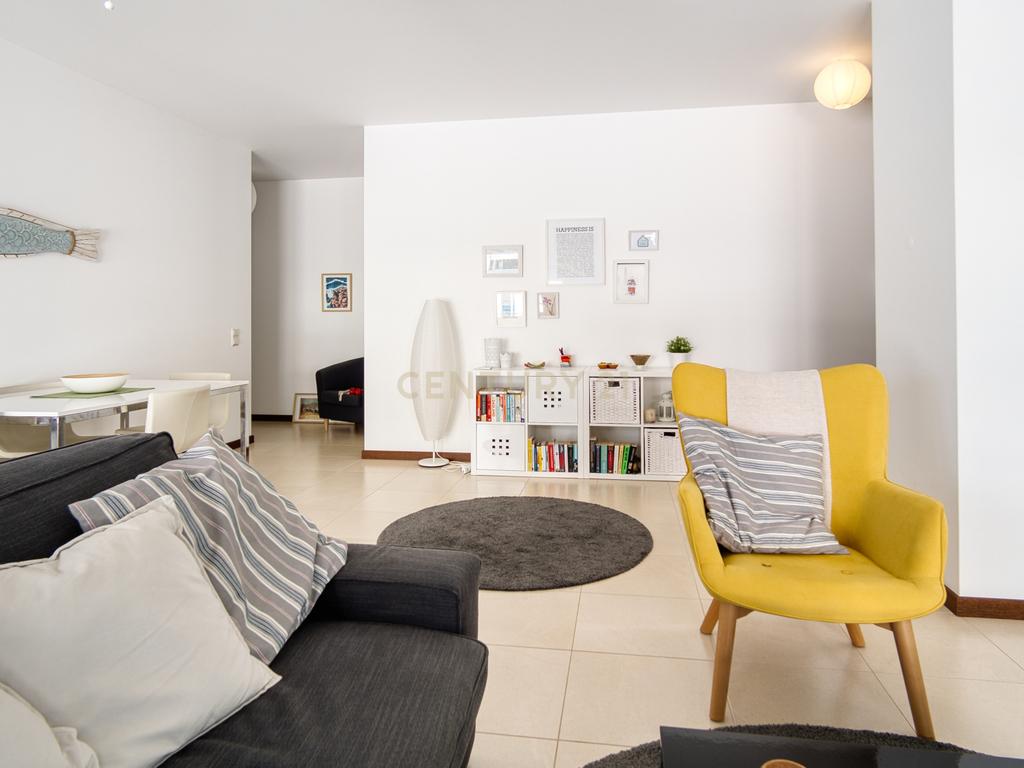 Apartamento T2 em Condomínio Fechado com Piscina e Jardins – Pederneira, Nazaré - Image 5