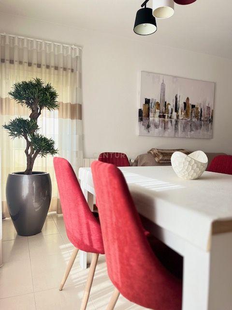 Apartamento T2 Caxias, Oeiras - Image 1