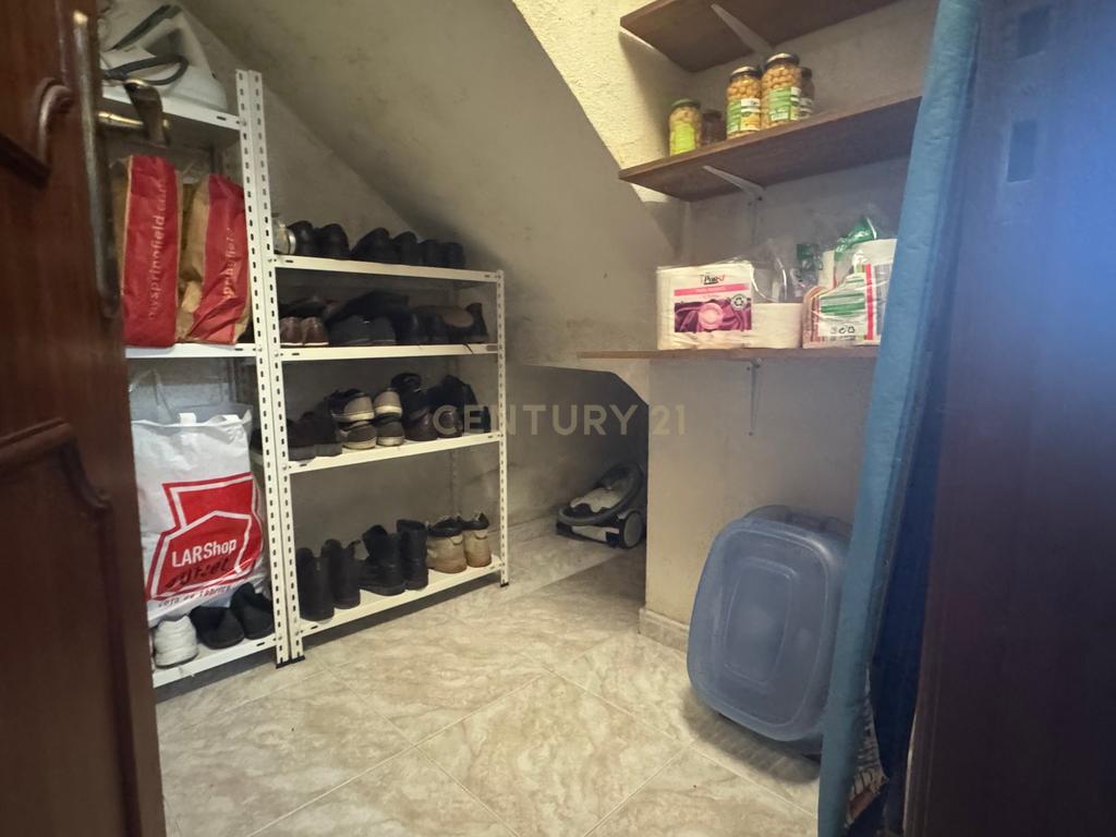 Espetacular Moradia T4 com Jardim e Vista Campestre em Alenquer - Image 17