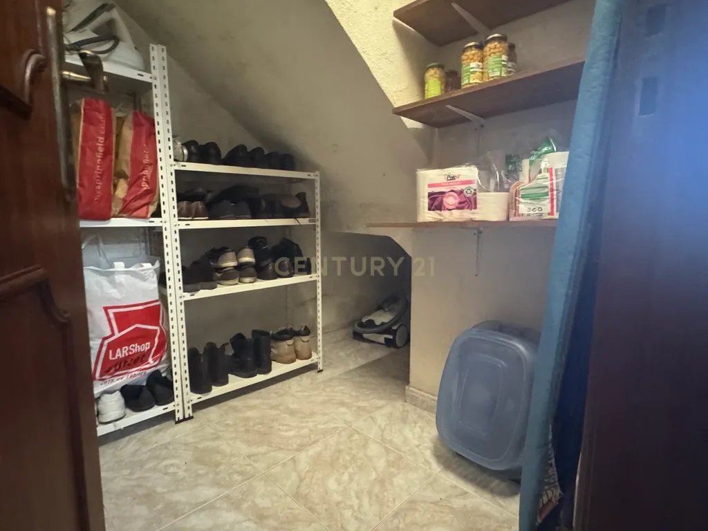 Espetacular Moradia T4 com Jardim e Vista Campestre em Alenquer - Image 17