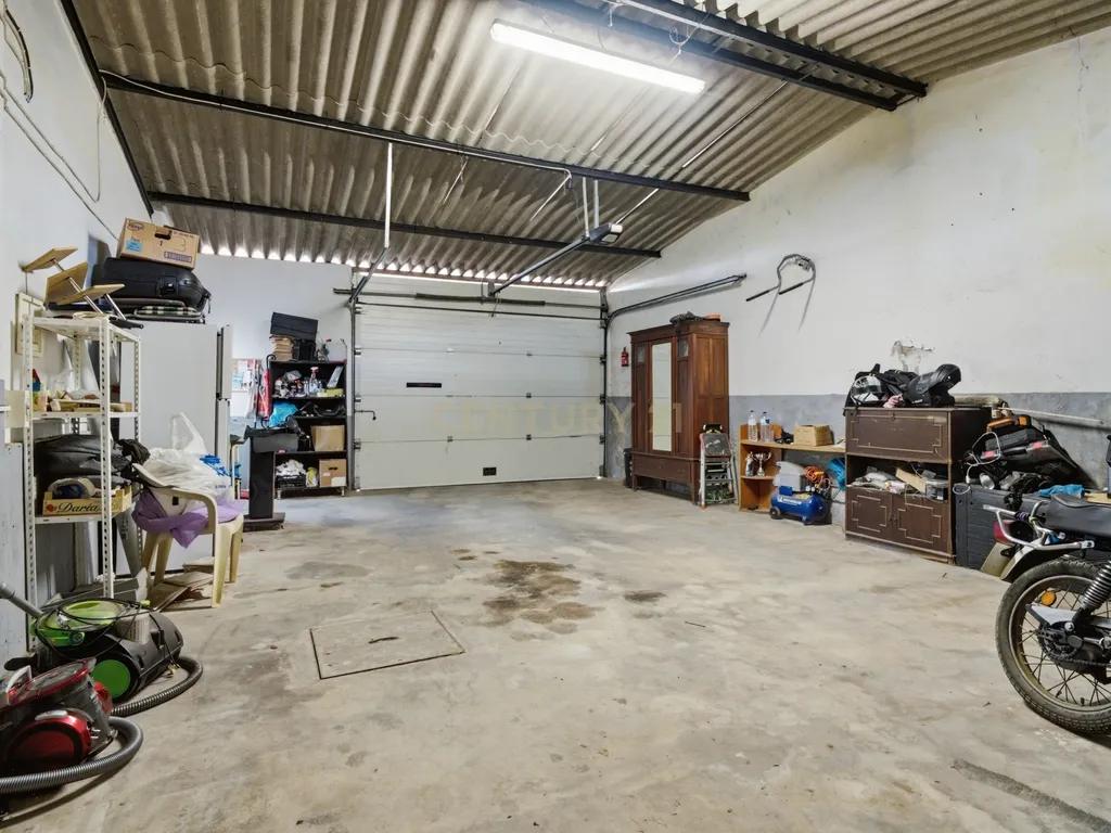 Moradia T4 com Espaço Exterior e Garagem na Aldeia Gavinha - Image 23