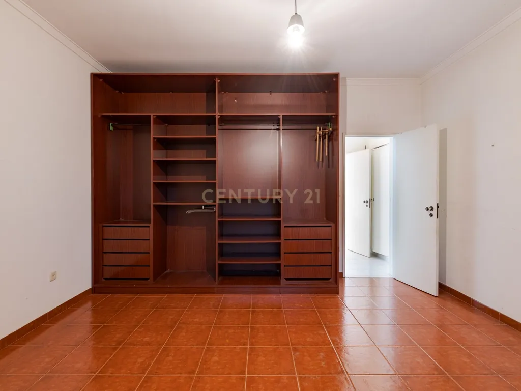 Moradia T4 Geminada à Venda na Marisol — 200 m² | Lote 900 m² | Piscina - Image 22