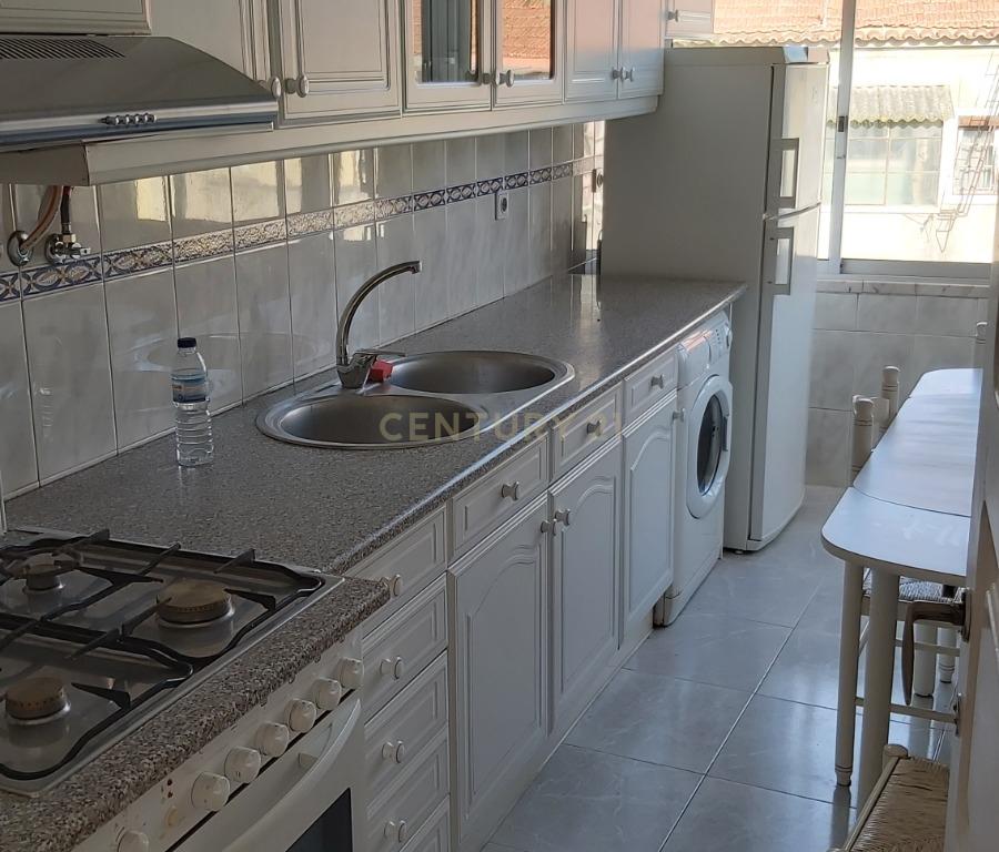 Apartamento T2 em Almada na Av. Nuno Alvares Pereira. - Image 6