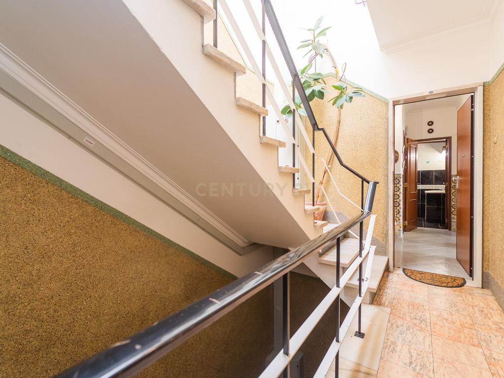 Apartamento T3 na Rinchoa, Rio de Mouro - Image 9