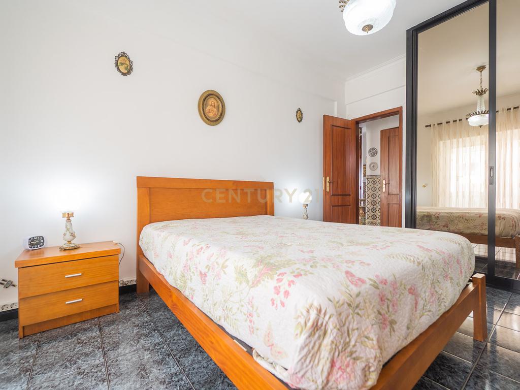 Apartamento T3 na Rinchoa, Rio de Mouro - Image 8