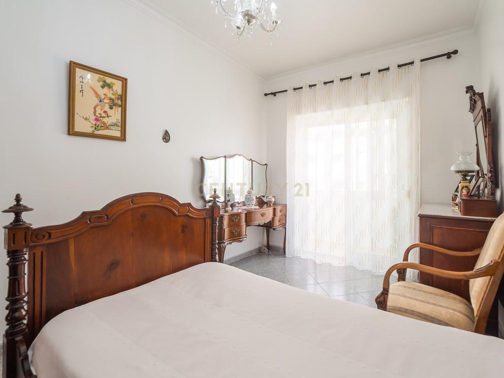 Apartamento T3 na Rinchoa, Rio de Mouro - Image 18