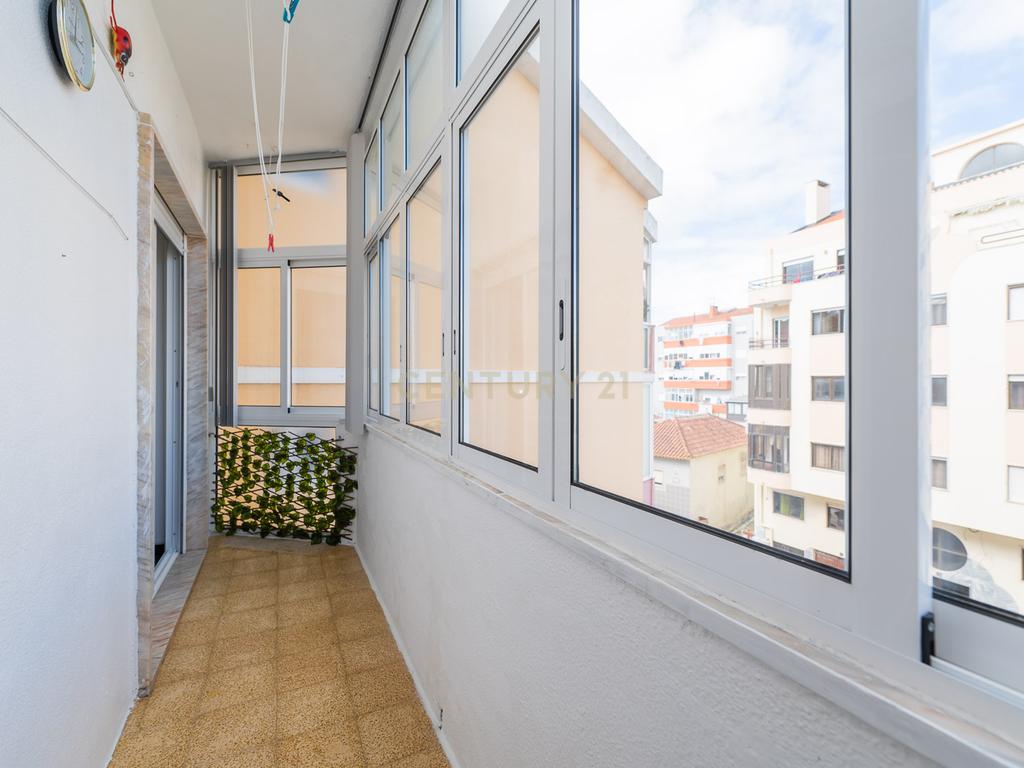 Apartamento T3 na Rinchoa, Rio de Mouro - Image 20