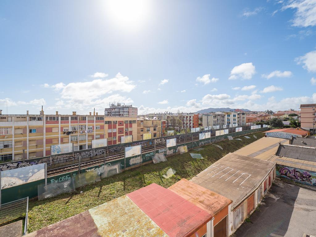 Apartamento T3 na Rinchoa, Rio de Mouro - Image 32