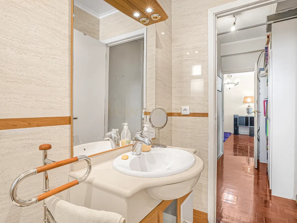 Apartamento T3 nos Olivais - Luminoso e bem Localizado - Image 18