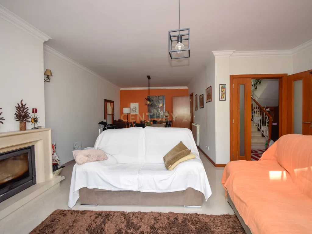 Moradia Geminada T3 com Suíte de 21,5 m² em São Domingos de Rana — Cascais - Image 4