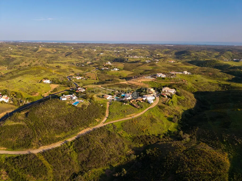 Oportunidade! - Projeto Aprovado Para Moradia com Vista Mar e Serra - Image 3