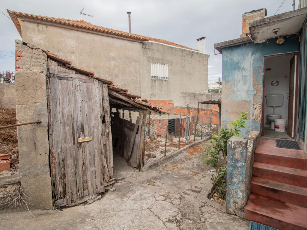 Moradia para recuperar com 250 m² em Vila Verde – Figueira da Foz - Image 8
